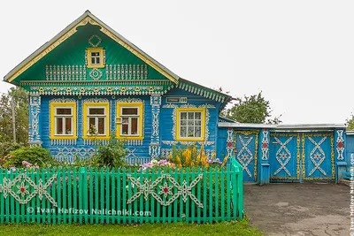 Семья купила старый дом и превратила его в уютную дачу