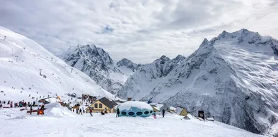 Горнолыжный курорт Домбай - идеальное место для единения с природой. Travel  NEWS LTD.