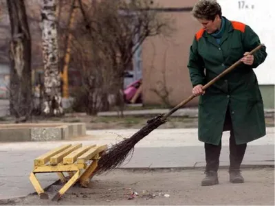 В Нижнекамске дворники домоуправления «Техкомфорт» объявили забастовку |  ПРОИСШЕСТВИЯ | АиФ Казань