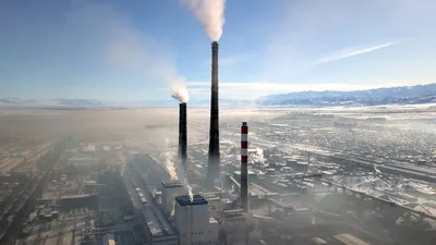 В Красноярске заметили черный дым из трубы ТЭЦ
