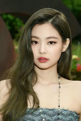 Blackpink star Jennie exits concert early due to 'deteriorating condition'  onstage | The Independent