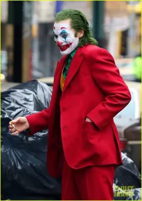 Шикарные фото: Хоакин Феникс участвует в съемках опасного трюка для  сольного «Джокера» | Канобу