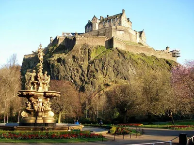 Эдинбургский замок : Что посмотреть в Эдинбурге: Эдинбургский замок