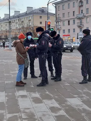 За одиночный пикет против войны на Украине в Пскове вновь задержана  активистка Екатерина Новикова |  | Псков - БезФормата