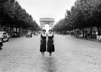 Елисейские Поля (Аvenue des Champs-Elysees) в Париже