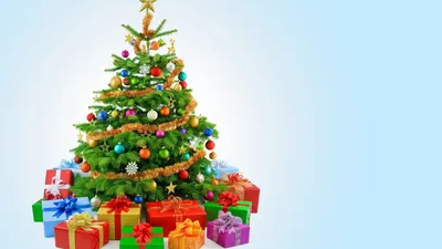 Обои на рабочий стол Нарядная новогодняя елка с подарками в зеленых  коробках на сером фоне, обои для рабочего стола, скачать обои, обои  бесплатно
