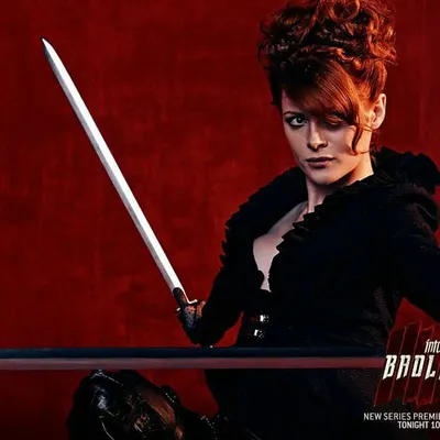 Карл Кио 🎬 на X: «Смотрел #IntoTheBadlands, это действительно забавное шоу с фантастическим действием. Я думал, что Эмили Бичем, которая играет Вдову, могла бы стать отличным персонажем.