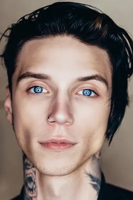 Энди Бирсак | Velo de novia negro, Velo negro, Andy biersack