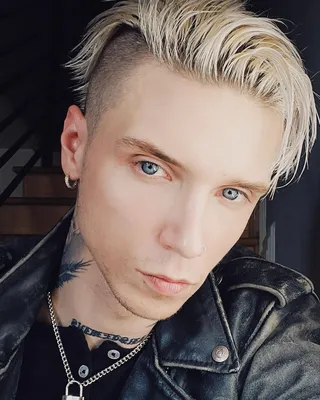 Andy Biersack on Instagram: “Thank you again to everyone who has picked up  “They Don't Need to Understand” and … | Andy biersack, Andy black, Black  veil brides andy