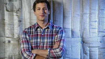 Обои Lockscreen Энди Сэмберг | Andy samberg, Обои для экрана блокировки, Экран блокировки