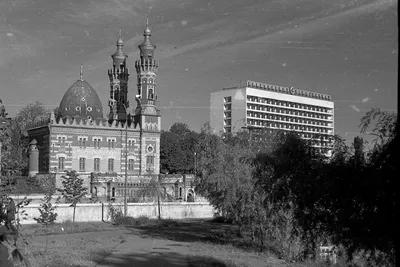 Улица Гугкаева. 1976-1978 гг. Автор фото: Федор Степанович Федосеев. _  Больше интересных новостей в нашем телеграм канале /osetia_biz.… |  Instagram