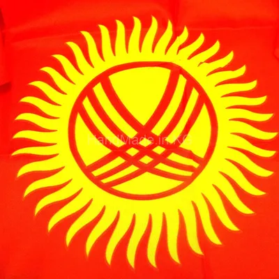 Самый большой флаг Кыргызстана на горе в селе Орто-Сай порван (фото)