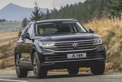 456-HP Plug-In Hybrid Volkswagen Touareg R Outmuscles the Bentley It Shares  Bits With