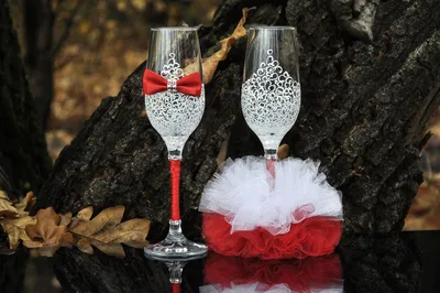 Свадебные бокалы "Идеальная пара" в красно-белом цвете / Бокалы на свадьбу  / Свадебные фужеры для шампанского купить по выгодной цене в  интернет-магазине OZON (422820669)