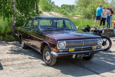 1970 GAZ-24 "Volga" -- Iconic luxury car of the Soviet Union [1024x768] :  r/carporn