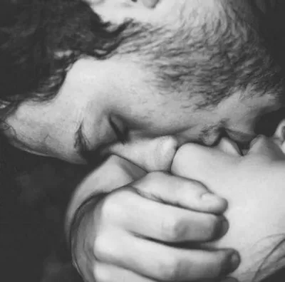 6 причин, почему партнёр перестал целовать в губы