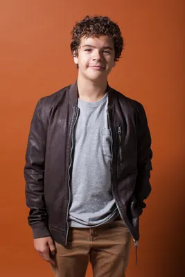 Обои Gaten Matarazzo — Обои Пещера