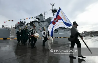 Первый в новейшей истории Георгиевский военно-морской флаг вручили кораблю  "Азов" | Русское географическое общество