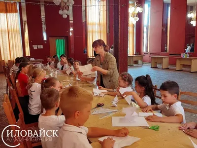 В преддверии Дня памяти детей-жертв войны на Донбассе в Доме Науки и  Техники города Иловайска проходит акция "Голубь мира" - Лента новостей ДНР