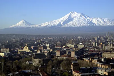 ГОРА АРАРАТ ПОД ТУРЕЦКИМ ПОЛУМЕСЯЦЕМ, - 