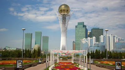 Главный город страны - Вечерняя Астана