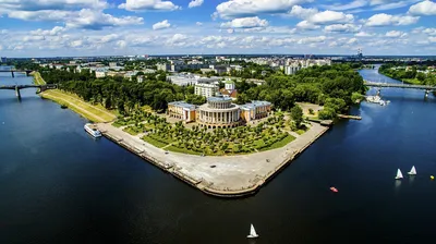 Губернатор Игорь Руденя поздравил жителей Твери с Днем города |   | Тверь - БезФормата