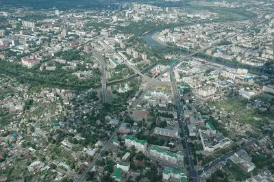 File:Герб города Орёл с башенной золотой короной городского округа и мечами  города Воинской славы.jpg - Wikimedia Commons