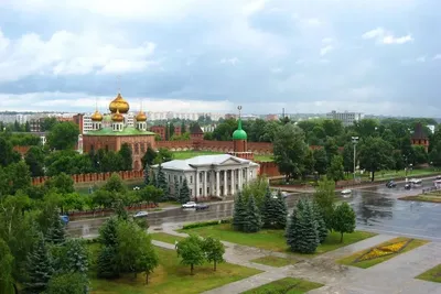 На площади Ленина в Туле начали монтировать сцену и трибуны ко Дню города —  ТСН 24