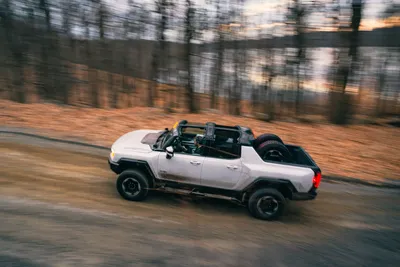 2022 GMC Hummer EV First Drive Review: Large and in Charge - CNET