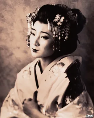 Японская гейша: "человек искусства" - MIUKI MIKADO • Виртуальная Япония