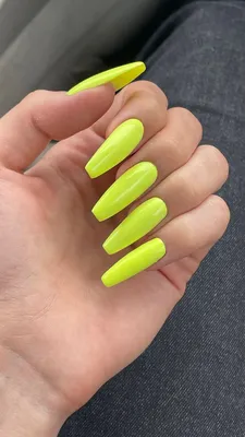 Сделать яркий маникюр и педикюр в Москве - студия маникюра Tiffany Nails