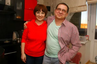 Больная раком вдова Игоря Арташонова от безденежья продает вещи актера -  