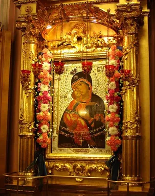 Владимирская икона Божией Матери: значение святыни, дни празднования, в чем  помогает