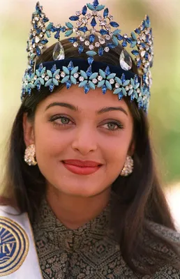 Айшвария Рай Баччан (96 фото) | Allu arjun hairstyle, Aishwarya rai,  Aishwarya rai pictures