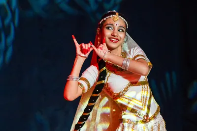 Индийские танцы "Арджуманд" — Танцевальные шоу — Артисты — Каталог артистов  LeadBook!