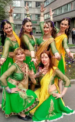 Индийские танцы в «Саттвике» : Сибирский Аюрведический Институт