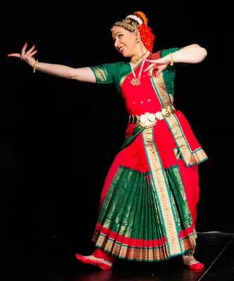 Индийский танец в Санкт-Петербурге | Студия индийского танца Чакри