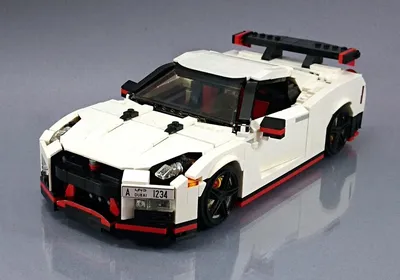 Игрушечный Nissan GT-R Nismo воссоздали из кубиков Lego. Без инструкции —  Motor