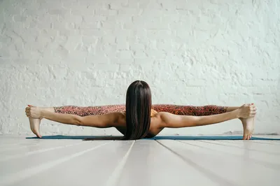 Утренняя йога для хорошего начала дня со студией Bikram Yoga на Арбате