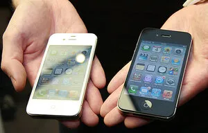 iPhone 5 vs iPhone 4S in hands-on photos - CNET