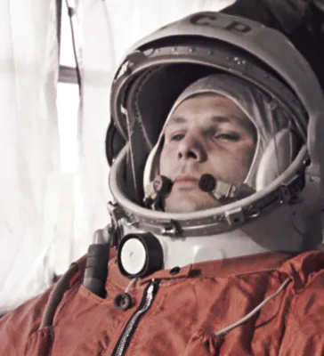 Первый космонавт Юрий Гагарин …» — создано в Шедевруме
