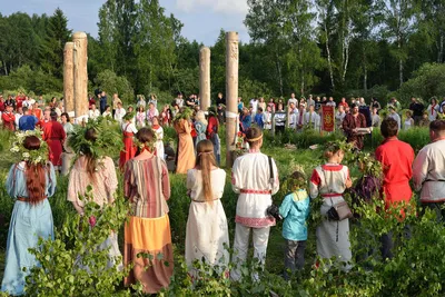День Ивана Купала на Алтае отметили фестивалем красок -  - НГС.ру