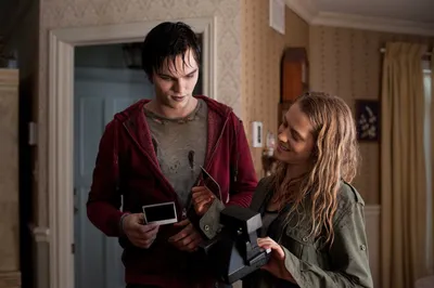 Тепло наших тел / Warm Bodies (2013, фильм) - «"Тепло наших тел / Warm  Bodies" - романтическая история Ромео и Джульетты в зомби-мире» | отзывы