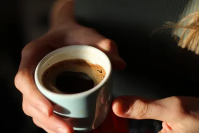 Можно ли пить кофе вечером? Рассказывают специалисты Coffee-bean