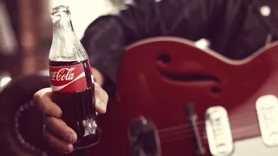 Попробуй будущее на вкус»: новая лимитированная серия Coca-Cola Y3000 от  искусственного интеллекта | BTW – Портал креативной индустрии – новости о  рекламе, маркетинге, креативе и дизайне