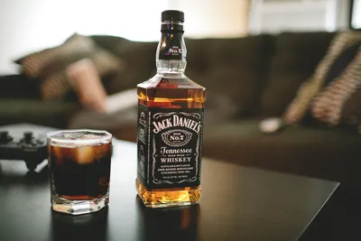 Бутылки виски "Jack Daniels" | Вадим Лаворенко | Дзен