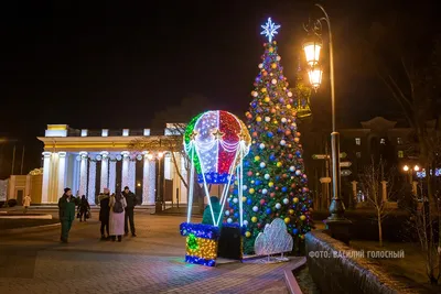 Как украсят Новосибирск к Новому году 2023: даты, какие улицы украсят, фото