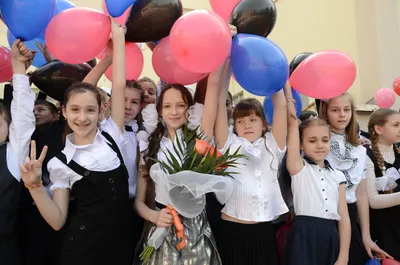 Последний звонок в школах России | Фото | Общество | Аргументы и Факты
