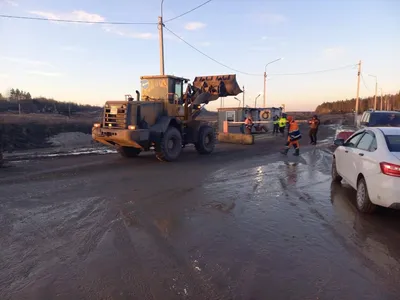 ЛенОбласть | Бетонные блоки перекрыли выезд из карьера в Маннушкино. Всему  виной грузовики-грязнули (фото, видео) - БезФормата