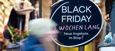 Dekoset "Black Friday" schwarze Luftballons mit weißem Aufdruck Black Friday  20 Stück im Beutel